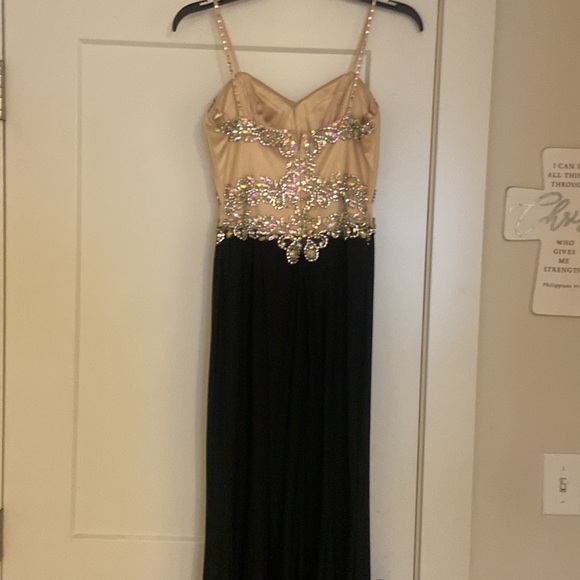 AnnyLee size Small prom dress - Picture 3 of 5